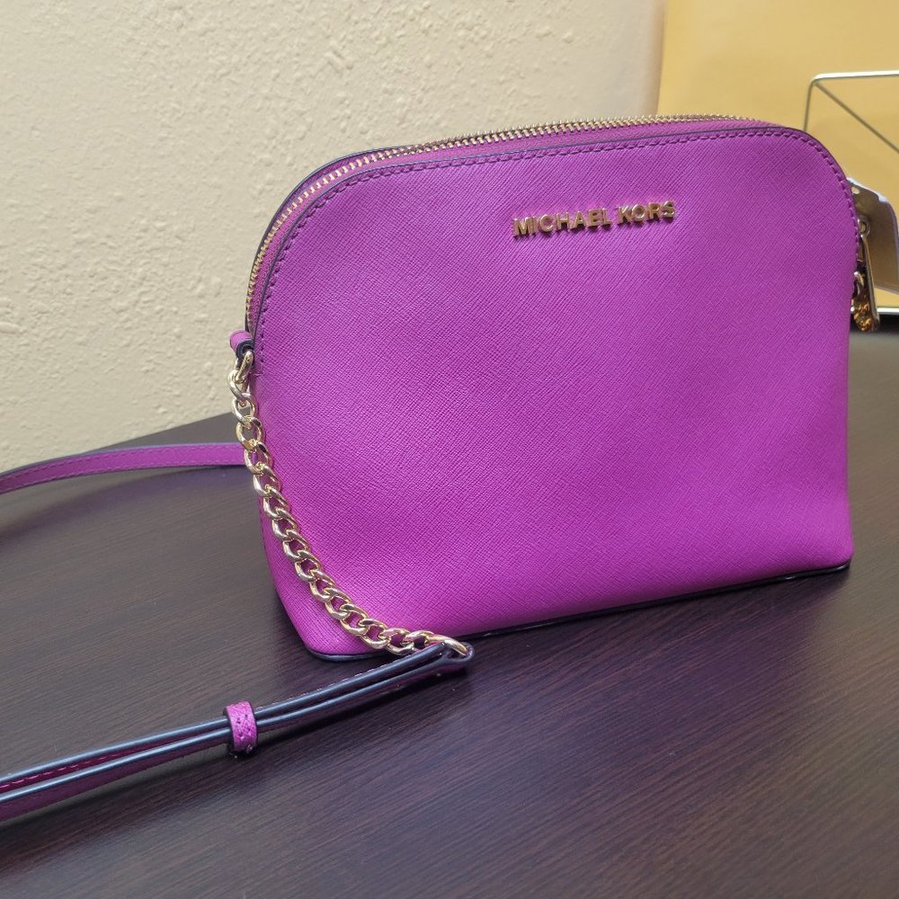COPY - Still available!!! Micheal Kors Crossbody Purse!